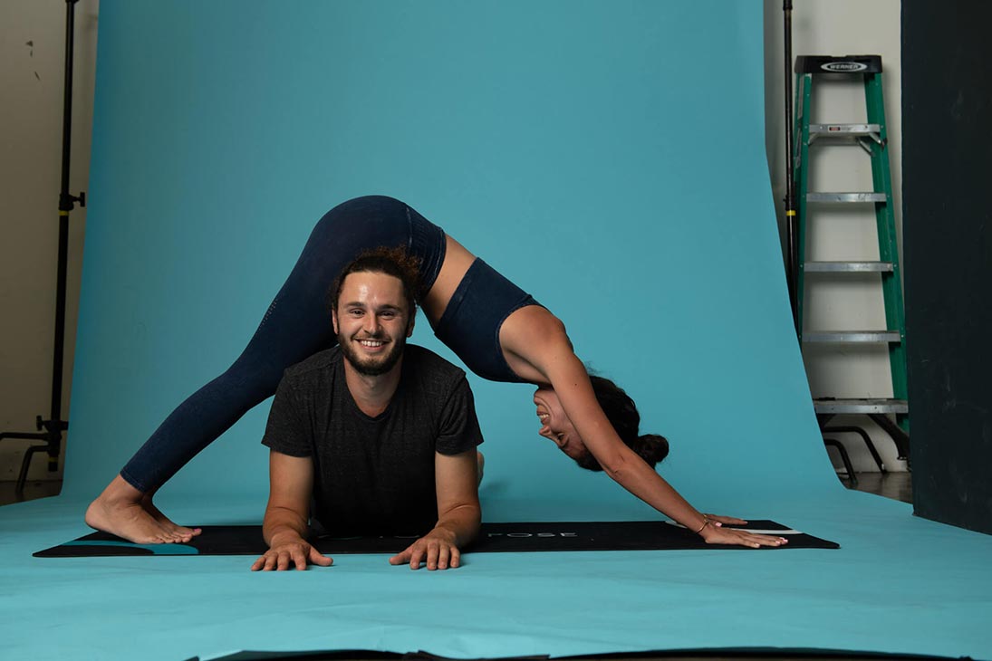 5 Spicy Benefits of Practicing Yoga as a Couple