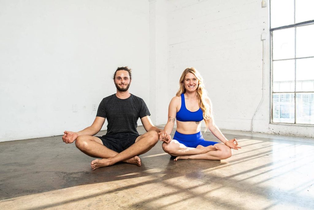 5 Spicy Benefits of Practicing Yoga as a Couple