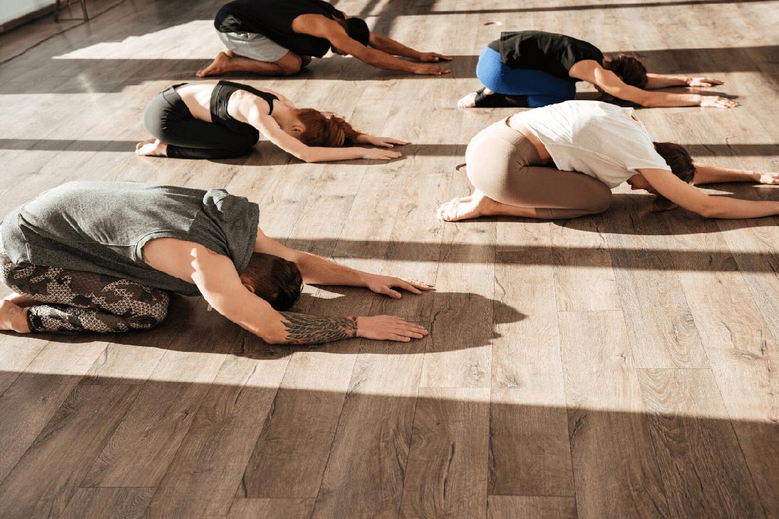 Tired of waking up with stiff joints and a foggy mind? Doing even a few minutes of yoga first thing in the morning will start your day off right. Read on to learn why.